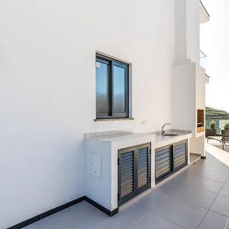 Fenix Ii By Madeira Dream