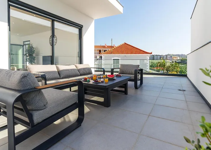 Fenix Ii By Madeira Dream