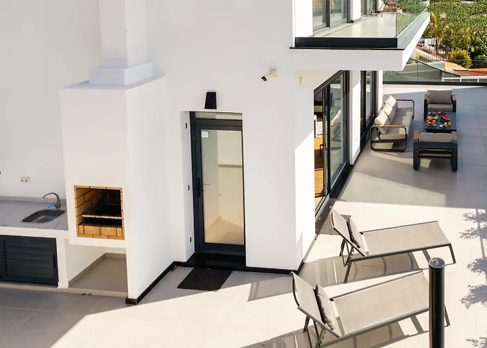 Fenix Ii By Madeira Dream *